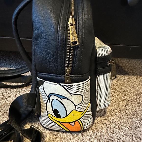 Mickey Mouse and Pluto Best Friends Great Day Loungefly Backpack RARE - Picture 4 of 8